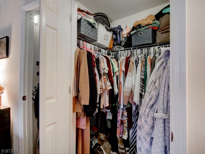 SEASONS GLEN - Residential