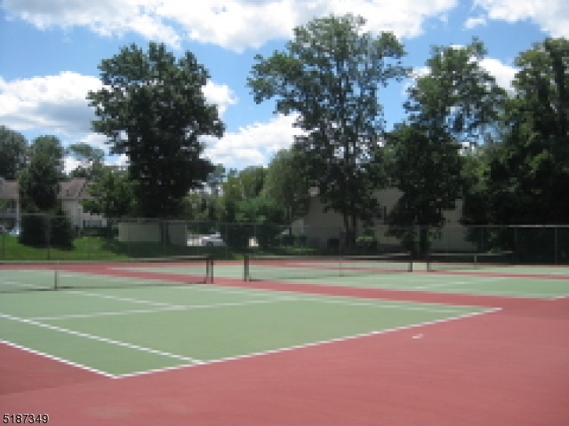 SEASONS GLEN - Residential