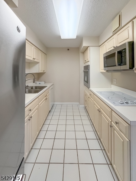Crown View Manor - Residential