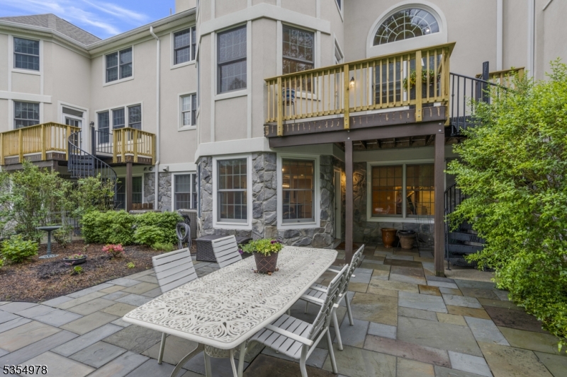 Amherst Mews - Residential