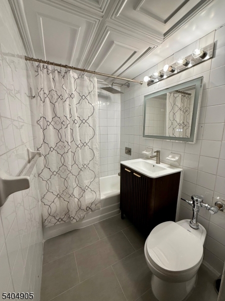 Maplewood Plaza Condominium - Residential Lease