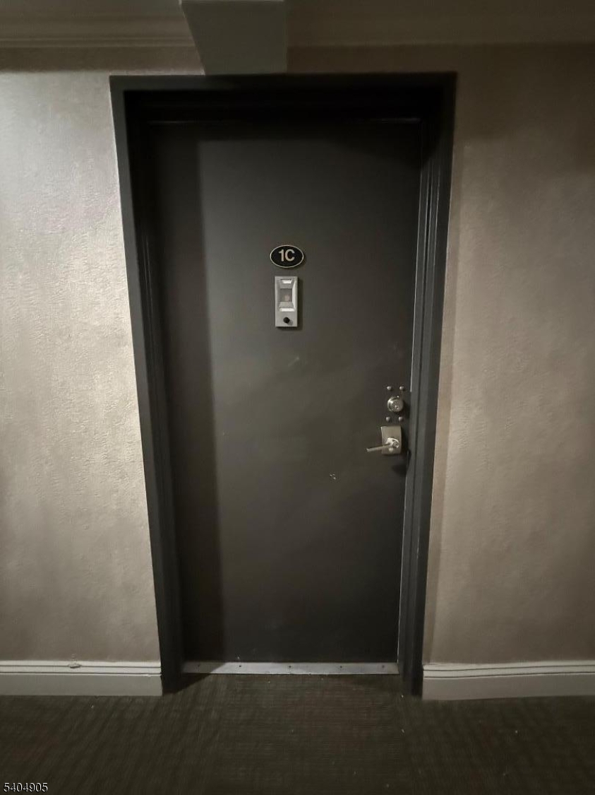 Maplewood Plaza Condominium - Residential Lease