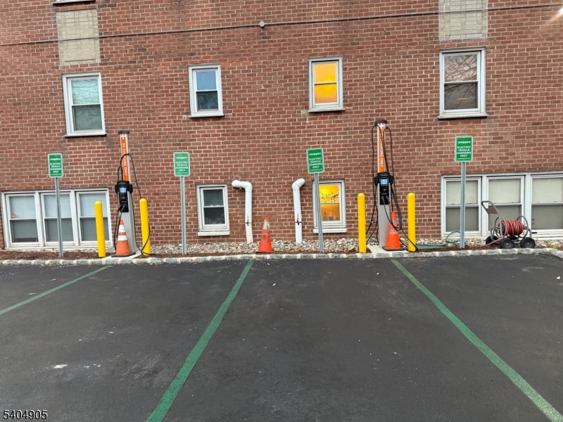 Maplewood Plaza Condominium - Residential Lease