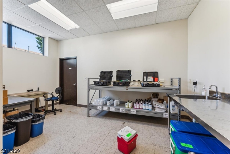 Somerville Boro, New Jersey 08876, United States, ,Commercial,Active,42063