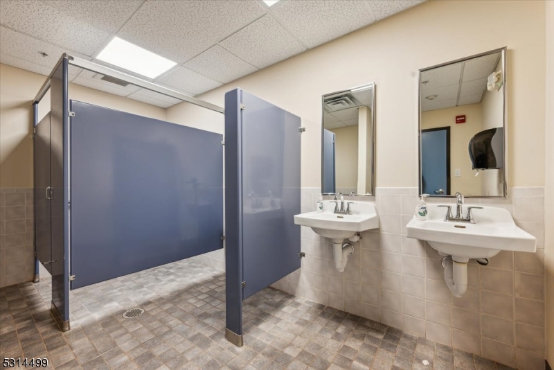 Somerville Boro, New Jersey 08876, United States, ,Commercial,Active,42063