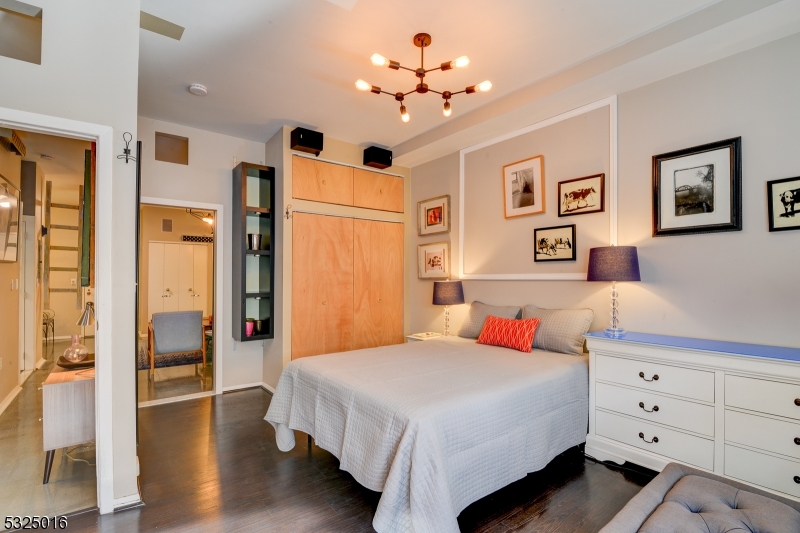 Renaissance Tower - Residential Lease