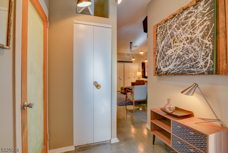 Renaissance Tower - Residential Lease