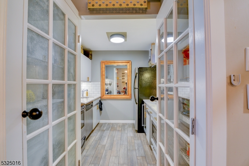 Renaissance Tower - Residential Lease