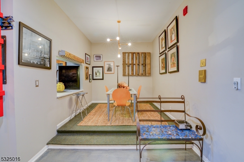 Renaissance Tower - Residential Lease