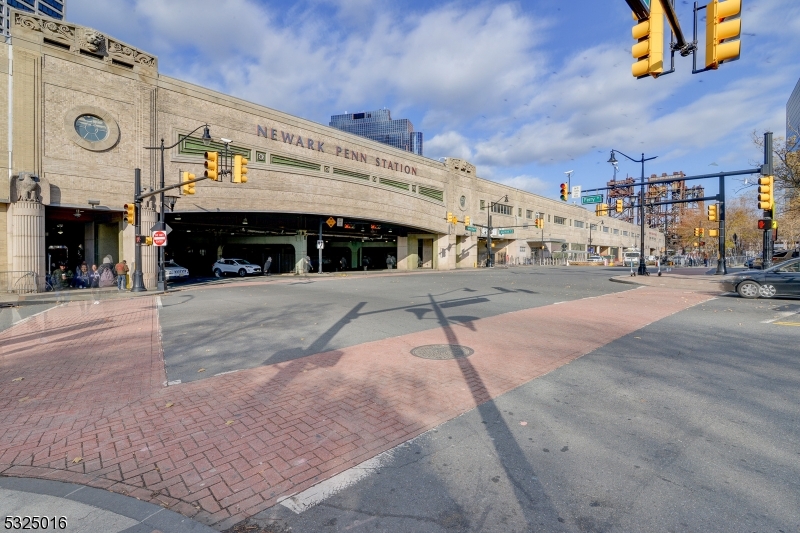 Renaissance Tower - Residential Lease