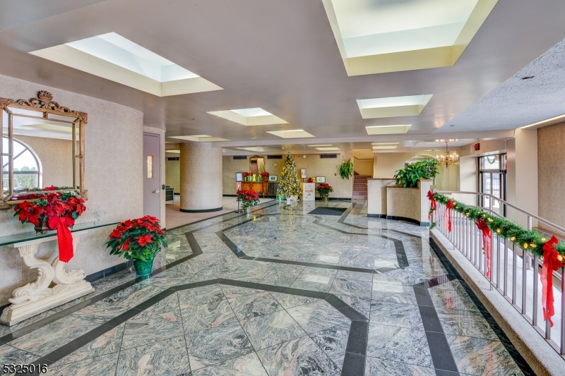 Renaissance Tower - Residential Lease