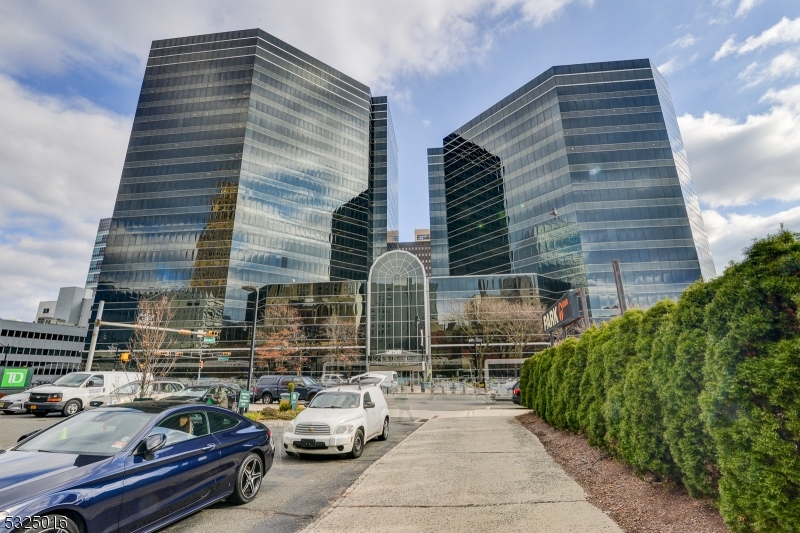 Renaissance Tower - Residential Lease