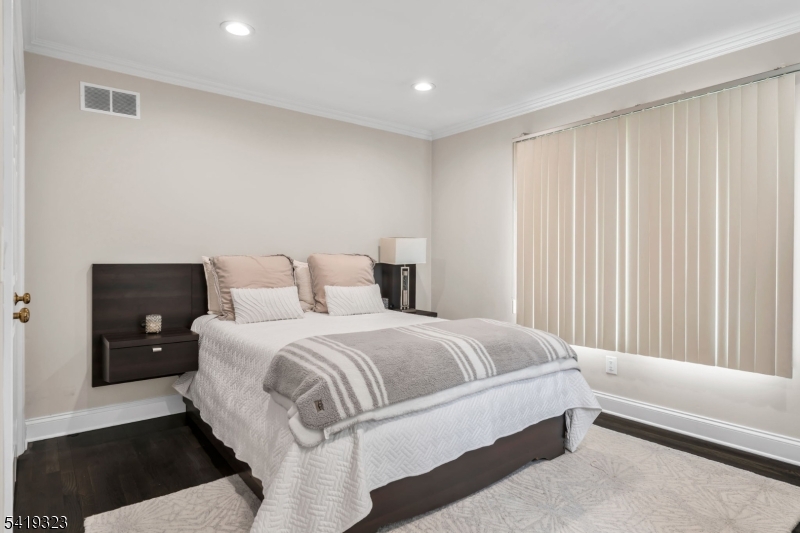 Rolling Hill Court - Residential