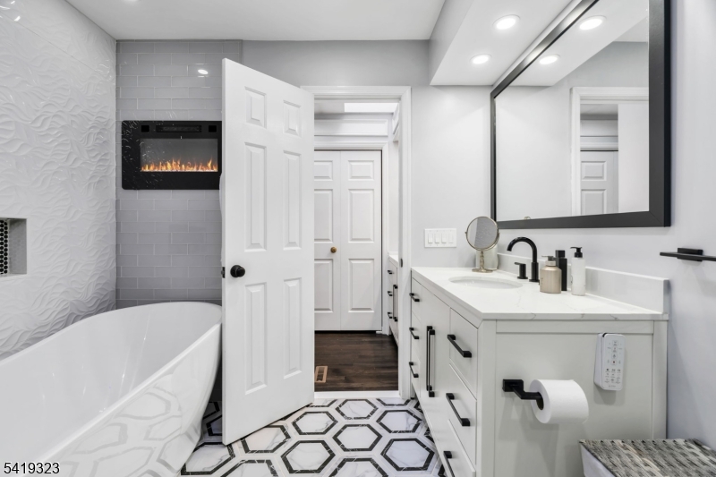 Rolling Hill Court - Residential