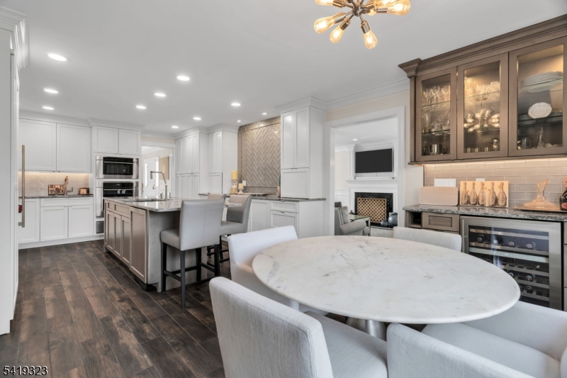 Rolling Hill Court - Residential