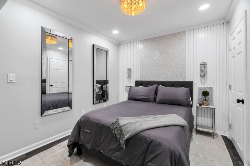 Rolling Hill Court - Residential