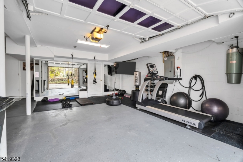 Rolling Hill Court - Residential