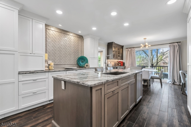 Rolling Hill Court - Residential