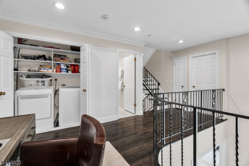 Rolling Hill Court - Residential