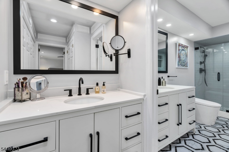 Rolling Hill Court - Residential