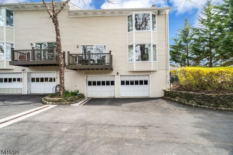 Rolling Hill Court - Residential