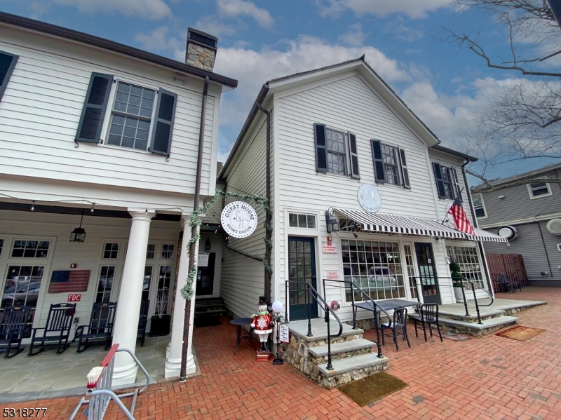44 S Finley Ave