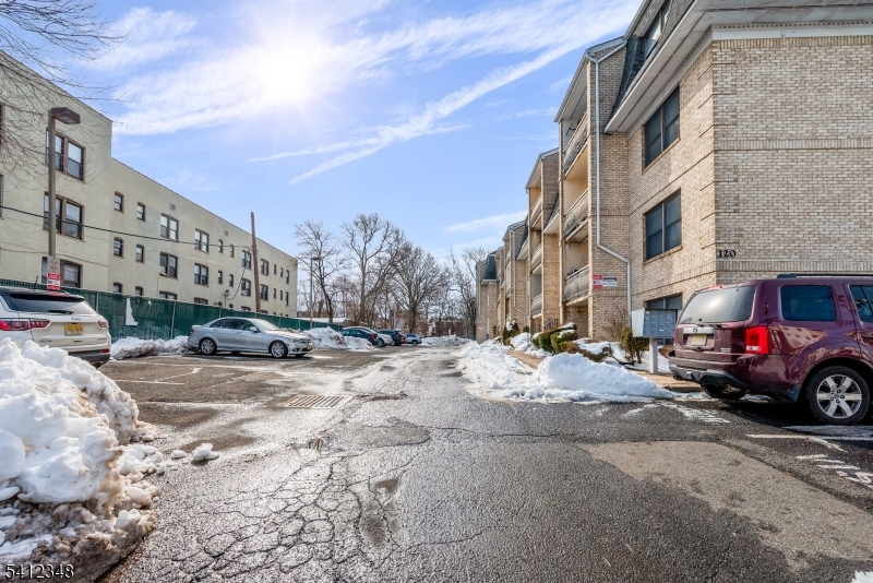 LEXINGTON COURT CONDO - Residential