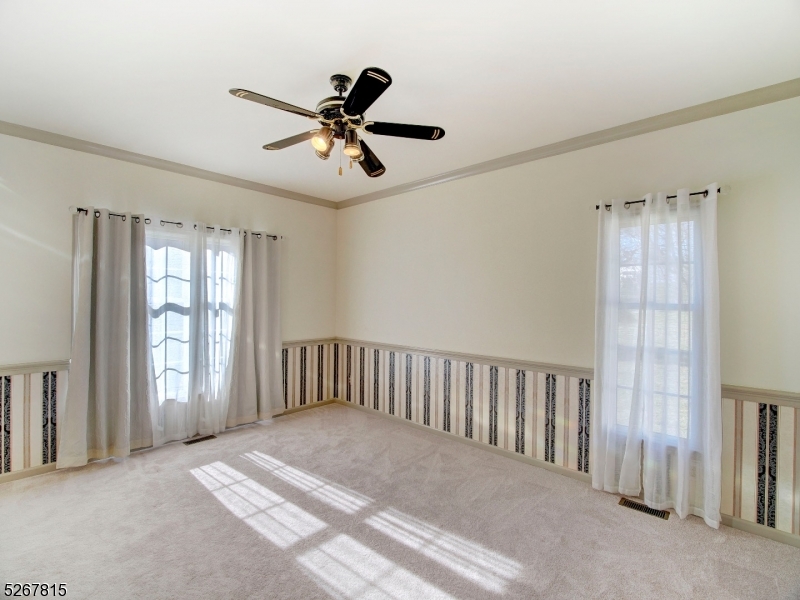 POETS PEAK - Residential