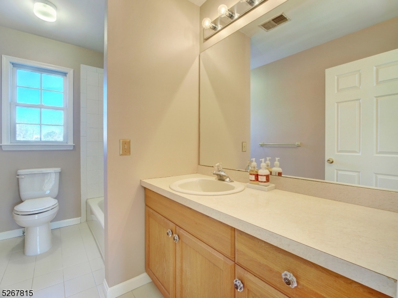 POETS PEAK - Residential