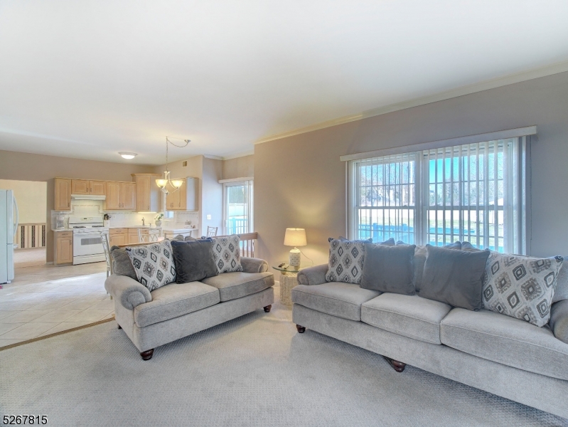 POETS PEAK - Residential