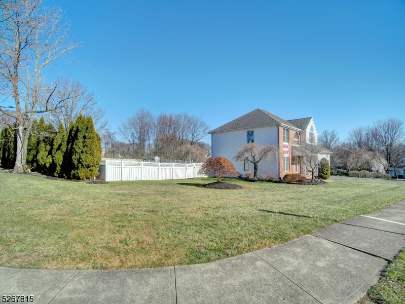 POETS PEAK - Residential