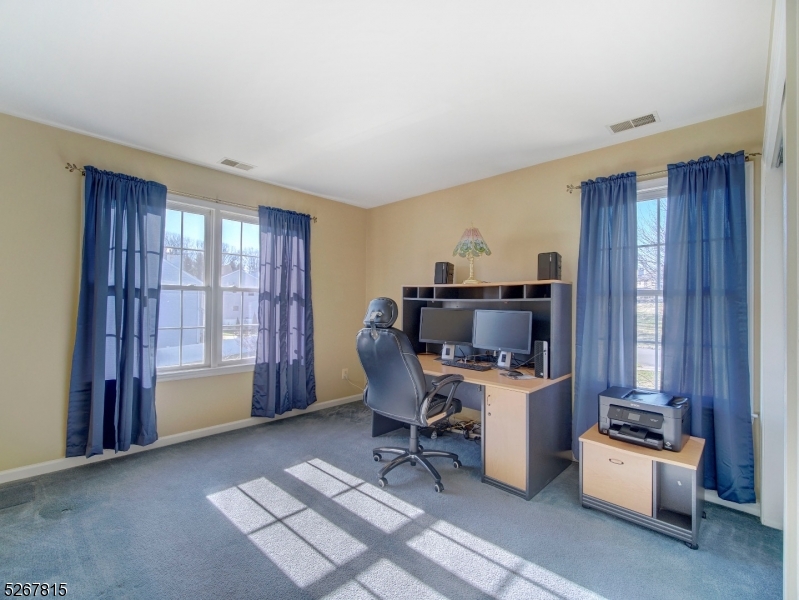 POETS PEAK - Residential