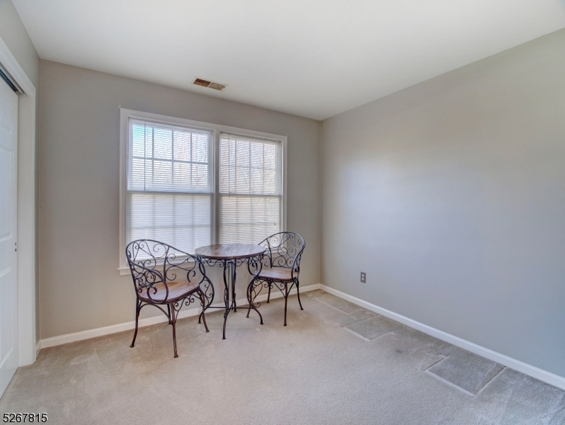 POETS PEAK - Residential