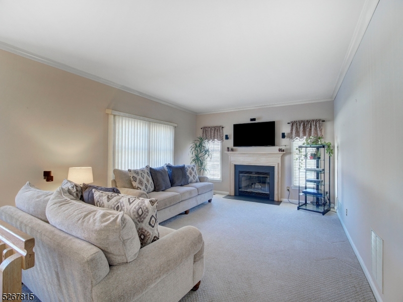 POETS PEAK - Residential