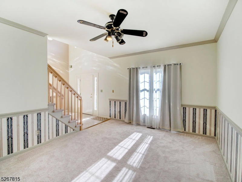 POETS PEAK - Residential