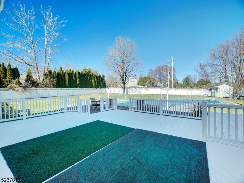 POETS PEAK - Residential