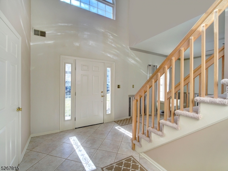 POETS PEAK - Residential