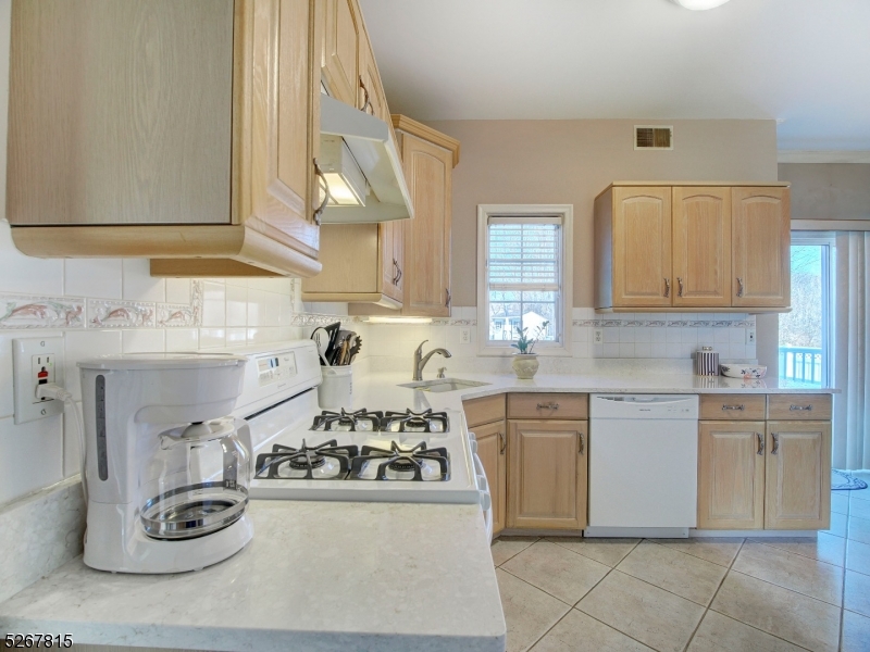 POETS PEAK - Residential