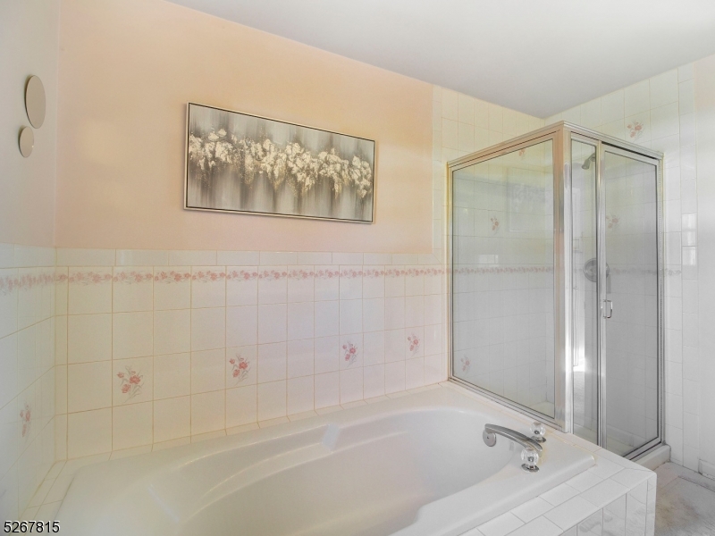 POETS PEAK - Residential