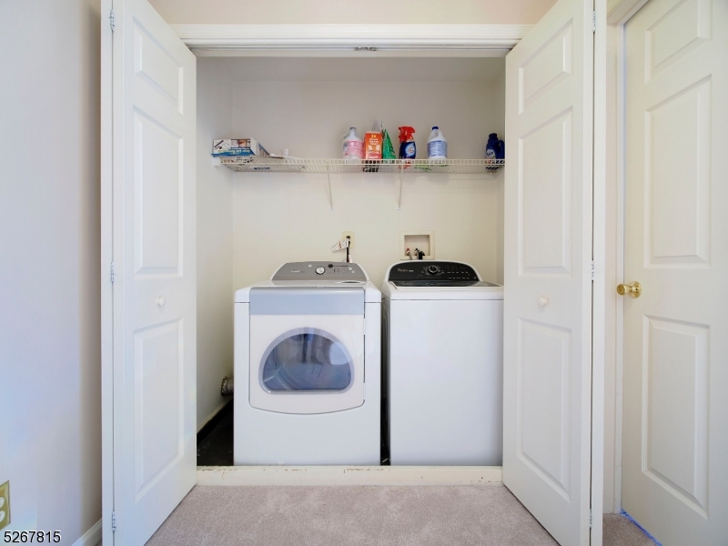 POETS PEAK - Residential