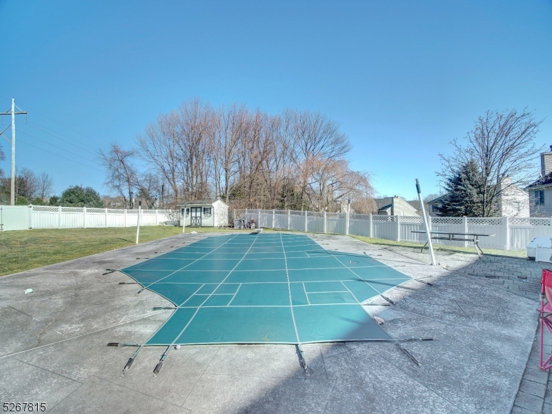 POETS PEAK - Residential