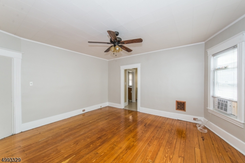 Flats - Residential Lease