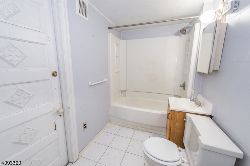 Flats - Residential Lease