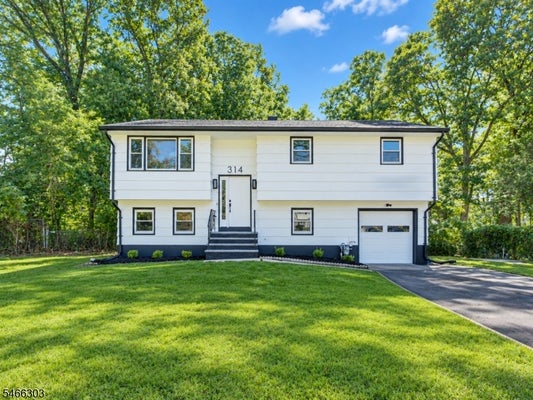 314 8TH ST, PISCATAWAY, NJ 08854 - Image a9e2d5889181a8e0cfb9f3c7a8a22bfd/3684333192