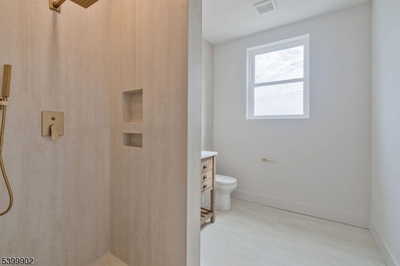 Avon Lakeview Townhomes - Residential