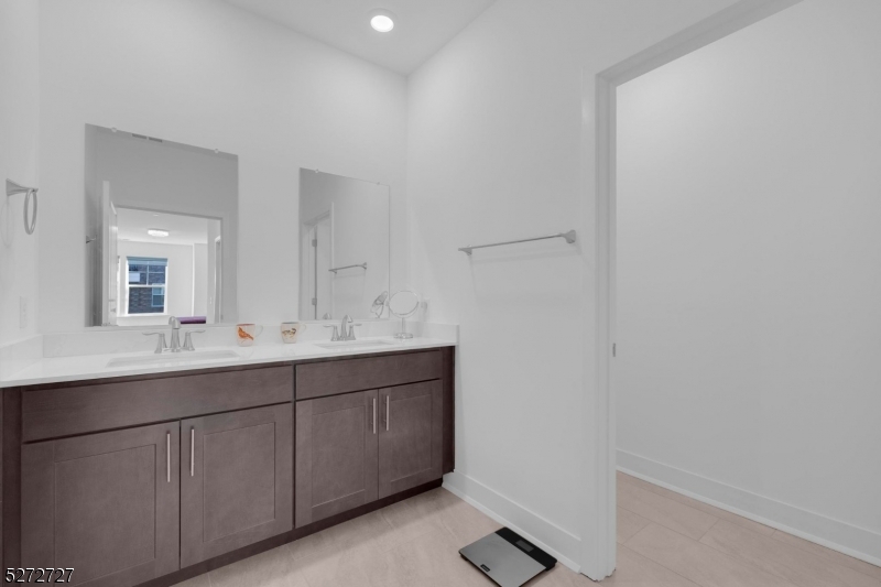 Collection at Morris Plains - Residential