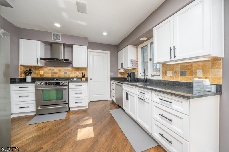 Murray Hill - Residential