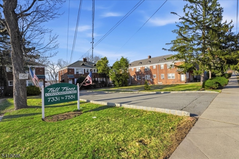 Tall Trees Condominium - Residential