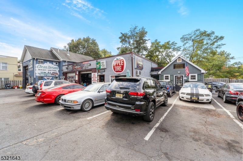 260 W Scott Ave