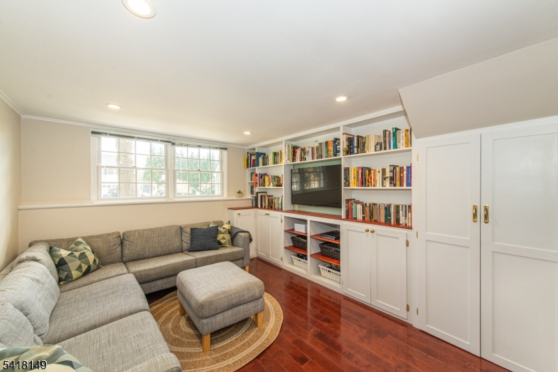 South / Woodland - Residential